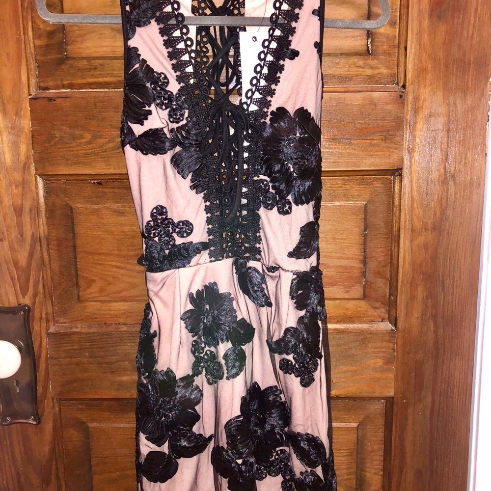 Dress - Picture 5 of 7